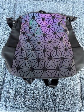 Holographic Geometric Pattern Women’s Backpack - Black